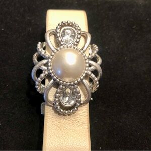 Lia Sophia Pearl and Clear Crystal Statement Bracelet - White/Silver